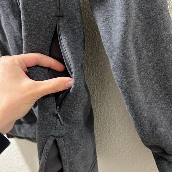 Athleta RETROPLUSH CREWNECK SWEATSHIRT Sz Small in grey - Picture 6 of 7